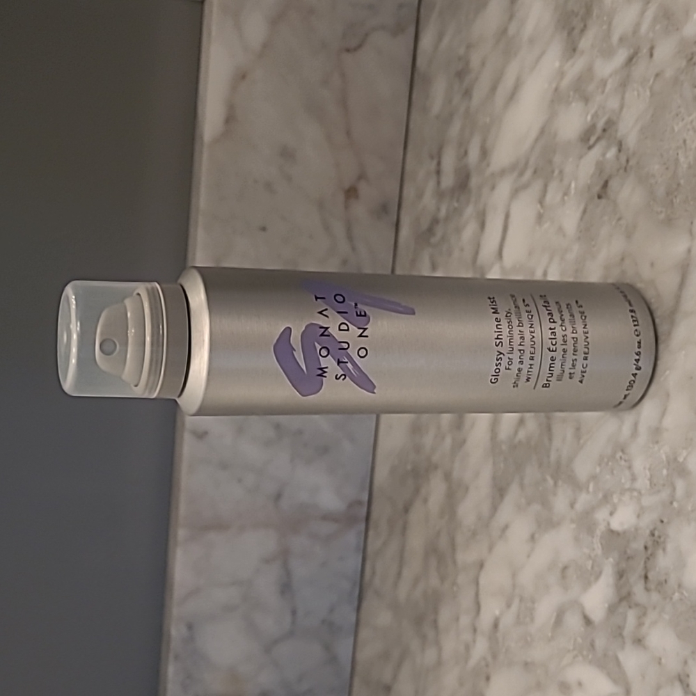 Monat glossy shine